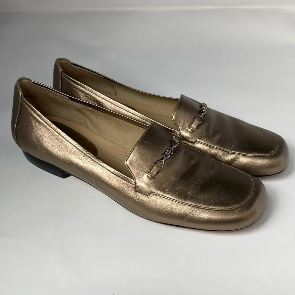 Trotters Gold Leather Loafers Womens Size 8.5 M Horsebit‎ Style Chain Hardware